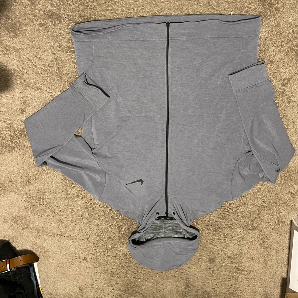 Like me mens Nike running hoodie stretch Dry fit
